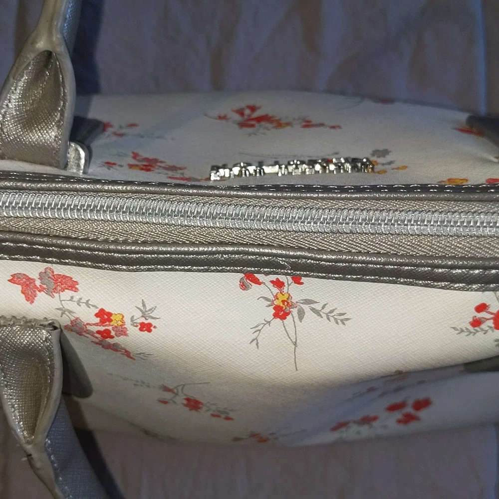 Kenneth Cole Reaction Floral Purse - Picture 9 of 15